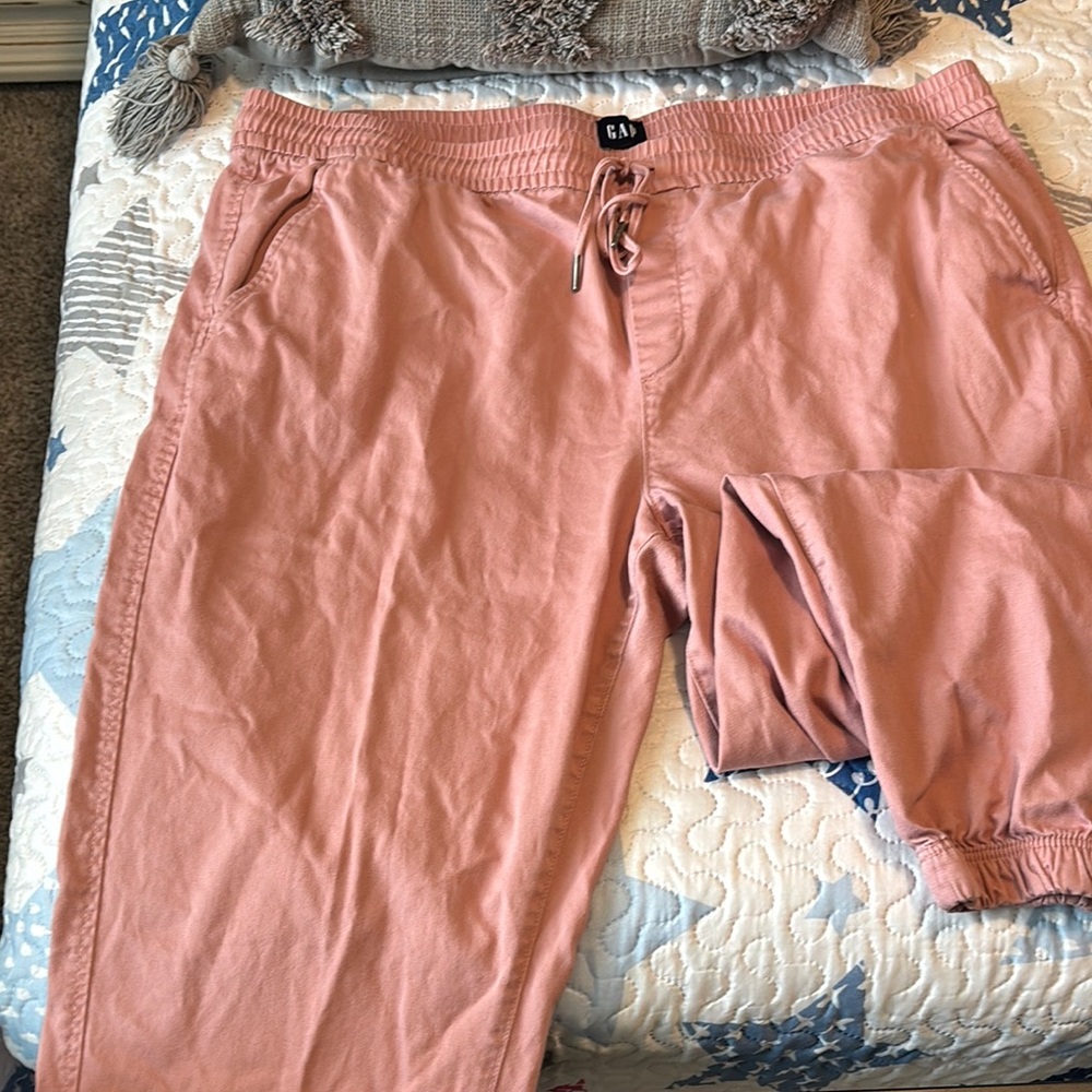 GAP Women’s Pink Jogger Pants